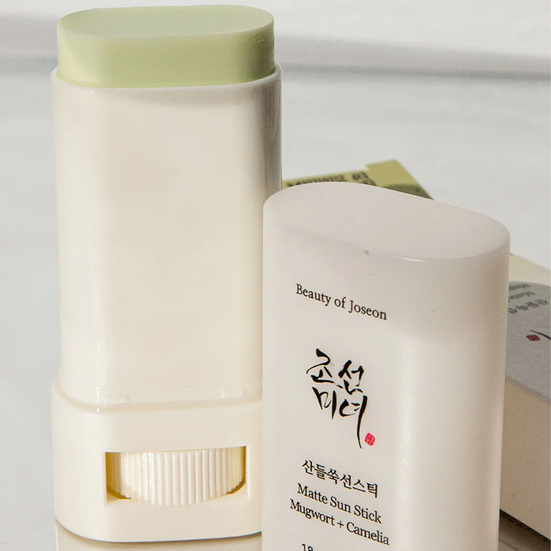 Matte Sun Stick: Mugwort + Camelia SPF50+
