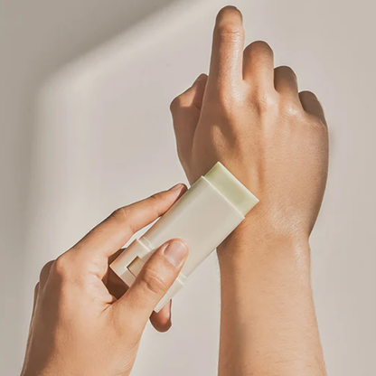 Matte Sun Stick: Mugwort + Camelia SPF50+